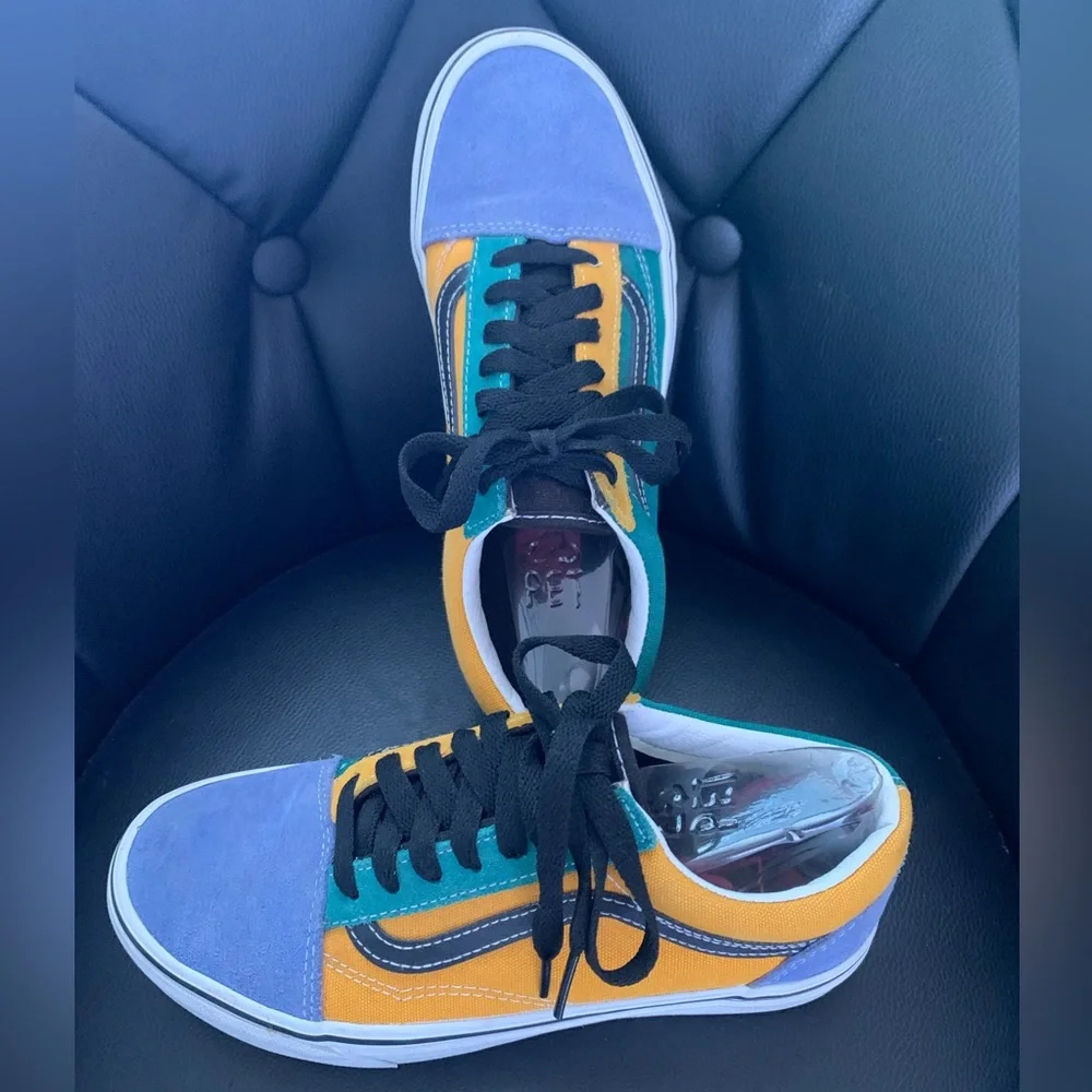 Vans old school skate shoes- Woman Size 7/ Men Size 5.5